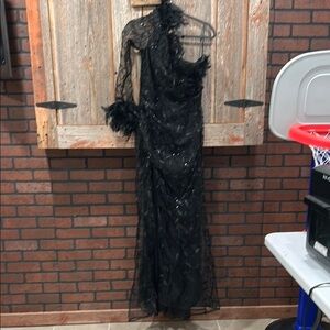 Elegant Black One-Shoulder Gown